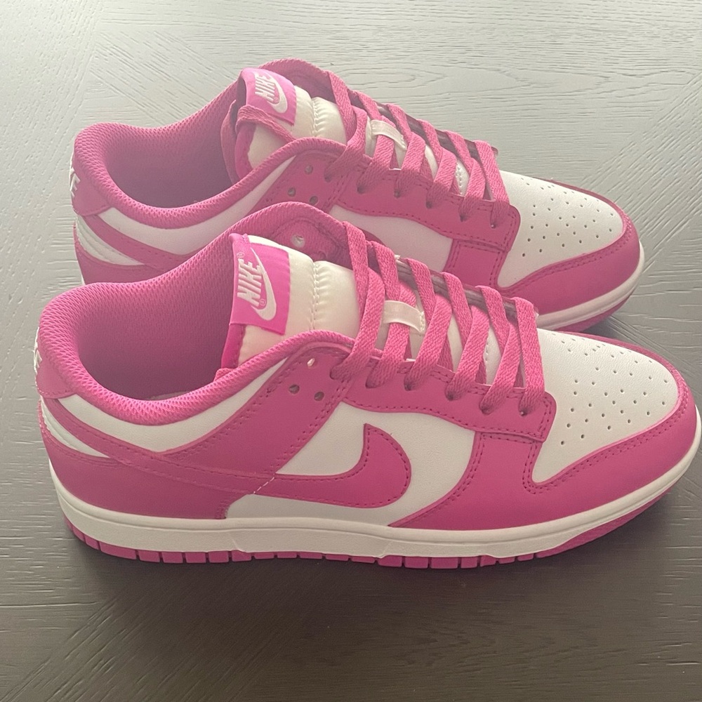Nike Dunks low active Fuchsia